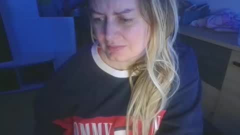 MelissOfficial online show from February 2, 2026, 6:06 pm