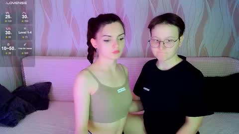 Ana and Tati online show from October 3, 2025, 8:06 pm