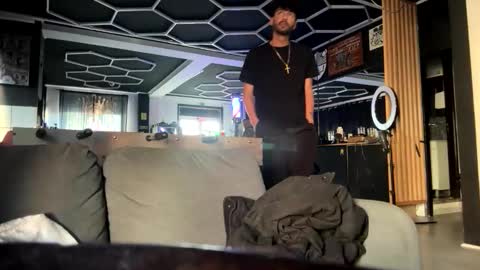 portugues_malvadao2 online show from April 3, 2026, 7:28 am