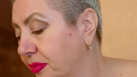 LADY POSH online show from September 19, 2025, 9:04 pm