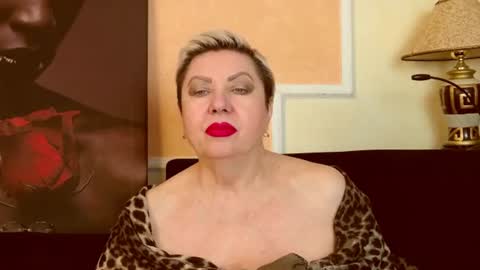 Snapshot of posh_lady chatting on June 19, 2026, 8:12 pm LADY POSH online show from June 19, 2026, 8:12 pm