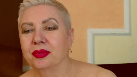 Snapshot of posh_lady chatting on July 10, 2026, 9:39 pm LADY POSH online show from July 10, 2026, 9:39 pm