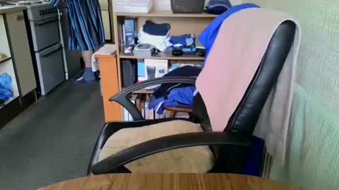 poshman65 online show from February 19, 2026, 12:01 pm