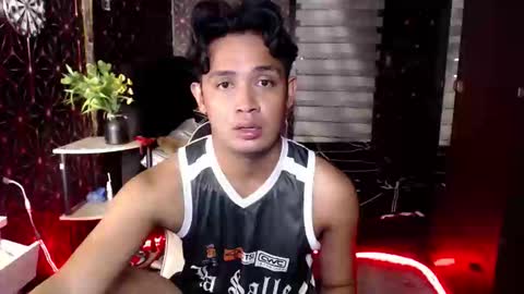 VEeeAsian online show from January 7, 2026, 10:29 am
