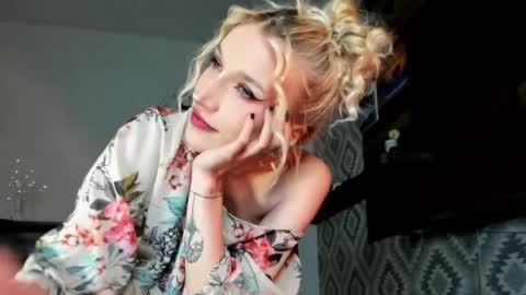 Snapshot of positivevibess chatting on April 27, 2026, 7:23 pm positivevibess online show from April 27, 2026, 7:23 pm