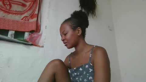 pouponnette online show from February 10, 2026, 1:53 am