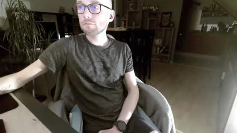 Blou online show from April 1, 2026, 7:55 pm