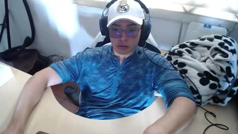 powerfulzeus2 online show from September 20, 2025, 6:53 pm