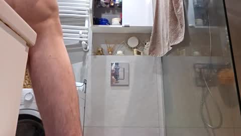 Snapshot of powermute22 chatting on October 19, 2025, 8:09 pm Big Dick online show from October 19, 2025, 8:09 pm