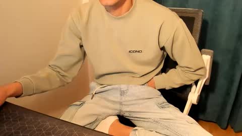 Snapshot of powerofthor69 chatting on November 26, 2025, 9:21 am alex online show from November 26, 2025, 9:21 am