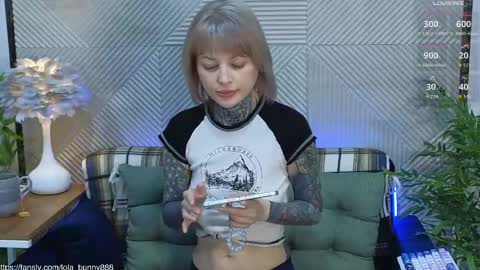 Snapshot of powerrr_ chatting on April 25, 2026, 5:21 am Lola online show from April 25, 2026, 5:21 am