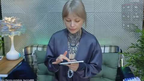 Snapshot of powerrr_ chatting on May 1, 2026, 4:50 am Lola online show from May 1, 2026, 4:50 am