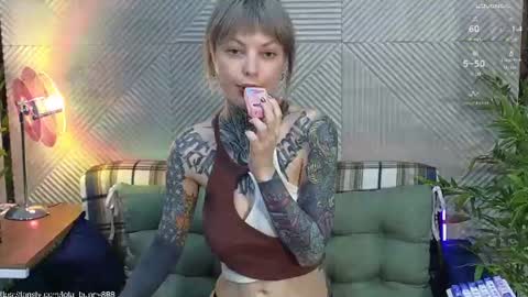 Snapshot of powerrr_ chatting on June 23, 2026, 5:49 am Lola online show from June 23, 2026, 5:49 am