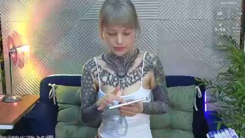Snapshot of powerrr_ chatting on June 28, 2026, 4:18 am Lola online show from June 28, 2026, 4:18 am