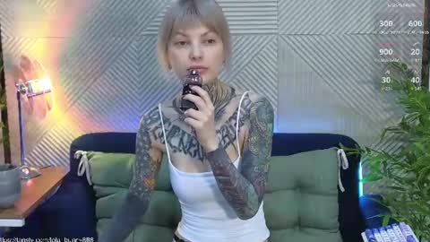 Snapshot of powerrr_ chatting on July 9, 2026, 5:11 am Lola online show from July 9, 2026, 5:11 am