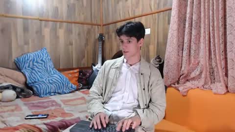 chris independent  online show from February 17, 2025, 2:42 am