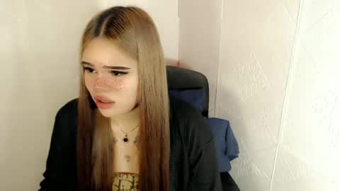 MAXXINE online show from March 4, 2025, 6:37 am