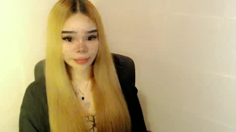 MAXXINE online show from July 10, 2026, 3:33 am