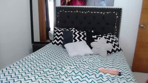 Snapshot of pregnant_love1 chatting on February 7, 2025, 3:19 pm ---- online show from February 7, 2025, 3:19 pm