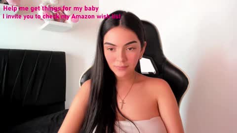 Snapshot of pregnant_sweet1 chatting on December 17, 2024, 4:43 pm Angelly online show from December 17, 2024, 4:43 pm