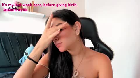 Snapshot of pregnant_sweet1 chatting on January 17, 2025, 2:39 pm Angelly online show from January 17, 2025, 2:39 pm