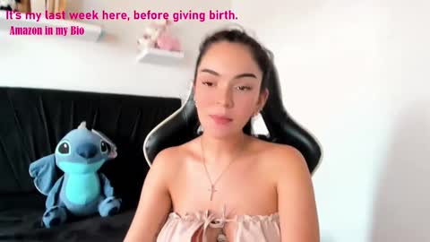 Snapshot of pregnant_sweet1 chatting on January 17, 2025, 8:44 pm Angelly online show from January 17, 2025, 8:44 pm