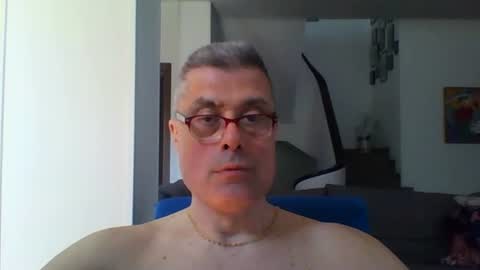 Snapshot of prendimisubito chatting on May 7, 2026, 12:21 pm prendimisubito online show from May 7, 2026, 12:21 pm