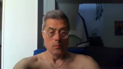 Snapshot of prendimisubito chatting on June 14, 2026, 9:33 am prendimisubito online show from June 14, 2026, 9:33 am
