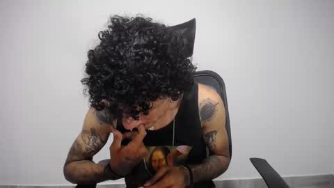 Plux online show from February 10, 2025, 1:57 am