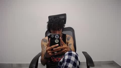 Plux online show from February 21, 2025, 3:01 am