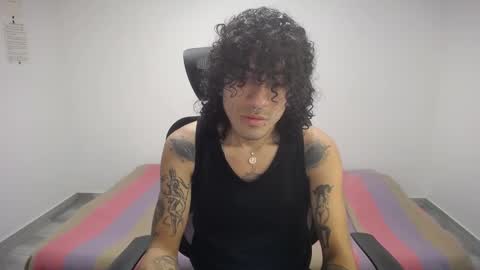 Plux online show from September 18, 2025, 4:53 pm