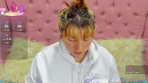 Pretti Violet online show from October 28, 2025, 2:37 am