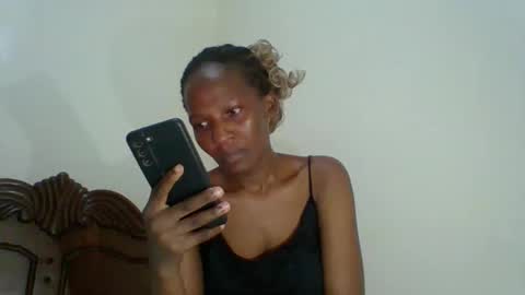 Snapshot of prettie_petitee chatting on April 12, 2026, 11:26 am prettie_petitee online show from April 12, 2026, 11:26 am