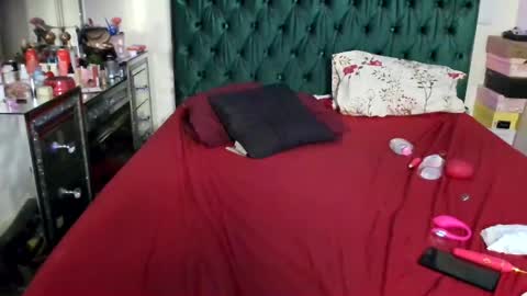 Yasmine pretty online show from September 18, 2025, 11:18 pm