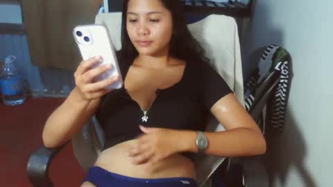 pretty_amore online show from May 11, 2026, 9:15 am