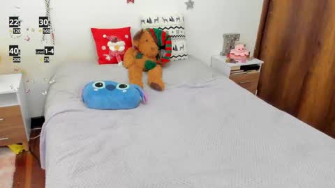 pretty_azulita online show from December 2, 2024, 7:49 pm