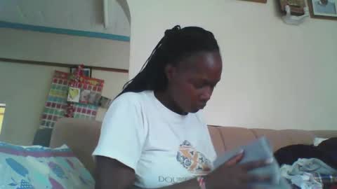 Snapshot of pretty_beib chatting on September 26, 2025, 8:51 am Karol online show from September 26, 2025, 8:51 am