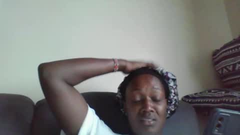 Snapshot of pretty_beib chatting on April 25, 2026, 7:11 am Karol online show from April 25, 2026, 7:11 am