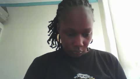 Snapshot of pretty_beib chatting on April 28, 2026, 7:02 am Karol online show from April 28, 2026, 7:02 am
