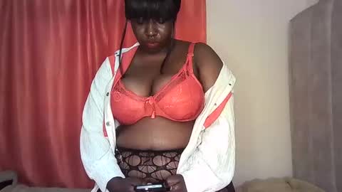 Snapshot of pretty_bums chatting on January 29, 2025, 12:24 pm chichi online show from January 29, 2025, 12:24 pm