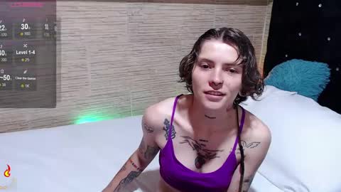 pretty_cristal22 online show from September 18, 2025, 9:28 pm