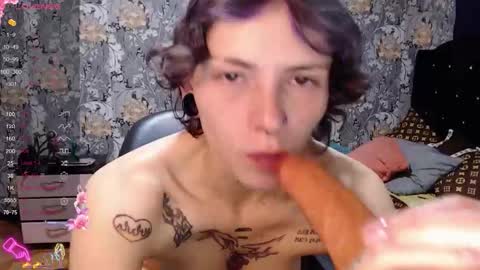 Snapshot of pretty_cristal22 chatting on April 23, 2026, 11:51 pm pretty_cristal22 online show from April 23, 2026, 11:51 pm