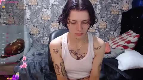Snapshot of pretty_cristal22 chatting on May 17, 2026, 1:07 pm pretty_cristal22 online show from May 17, 2026, 1:07 pm