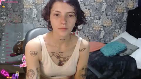 Snapshot of pretty_cristal22 chatting on May 21, 2026, 12:12 pm pretty_cristal22 online show from May 21, 2026, 12:12 pm