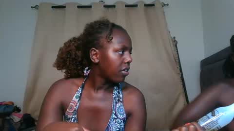 Snapshot of pretty_empress chatting on August 2, 2026, 7:01 pm pretty_empress online show from August 2, 2026, 7:01 pm