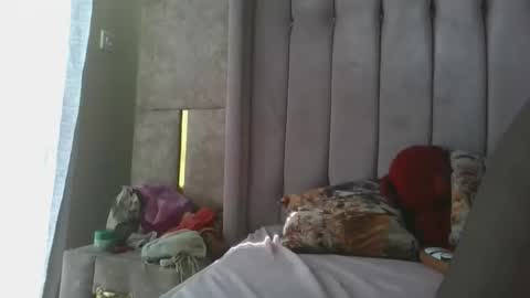 pretty_fel online show from October 13, 2025, 12:27 pm