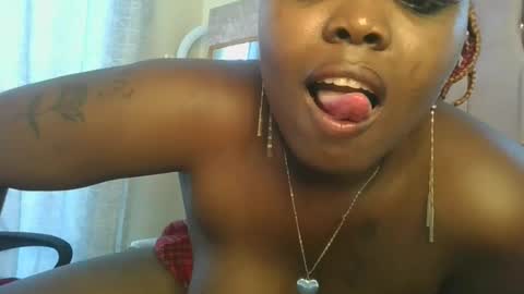 pretty_fel online show from November 5, 2025, 8:36 am