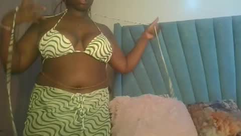 pretty_fel online show from November 9, 2025, 2:26 pm