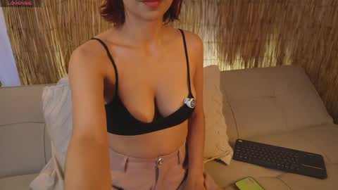 Snapshot of pretty_goddess chatting on May 17, 2026, 7:54 pm pretty_goddess online show from May 17, 2026, 7:54 pm
