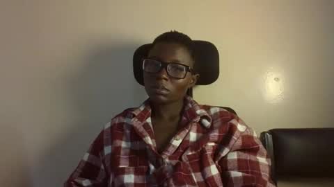 pretty_kemmy online show from October 2, 2025, 2:57 pm